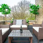 The Lanes Penthouse Apartment